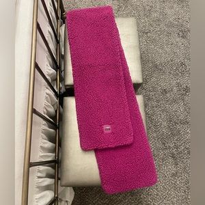 Fuzzy Ugg Scarf Pink